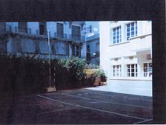 03 ECOLE JULES RENARD 2002 LA COUR DU PREAU VERS LA RUE D ARZEW